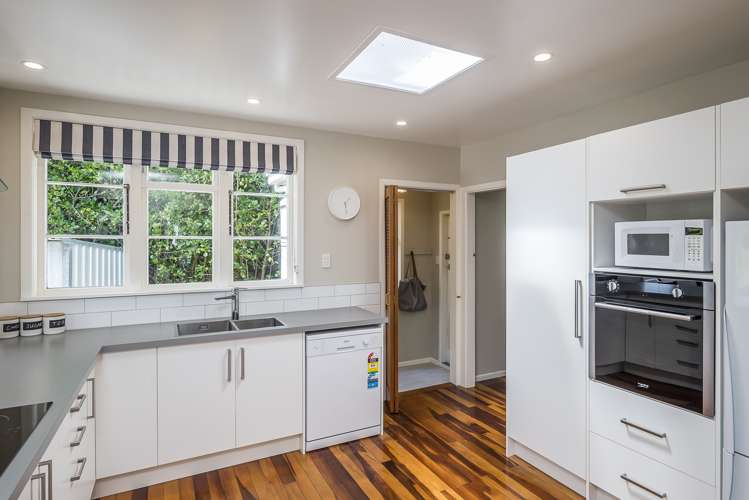 8 Ngaio Road Raumati Beach_12