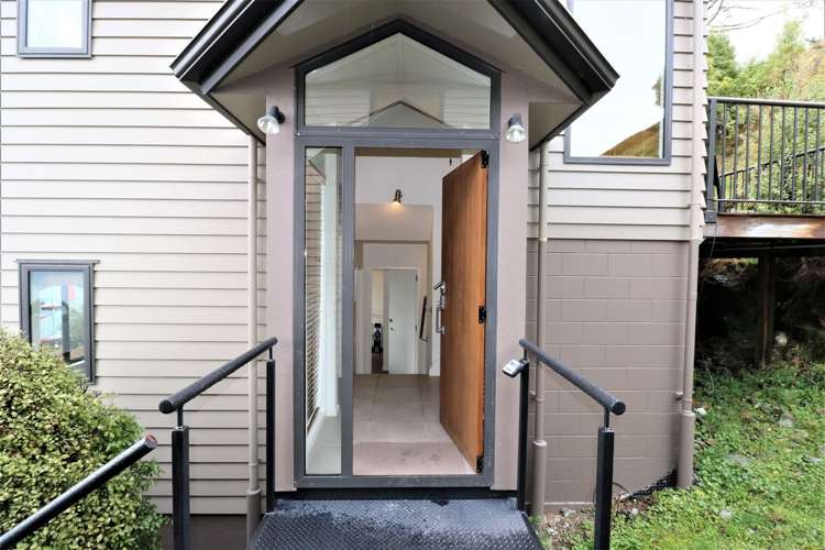 2/8 Mckerrow Place Fernhill/Sunshine Bay_4