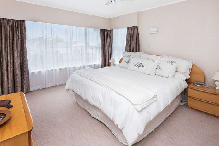 21 Seymour Road Mellons Bay_20