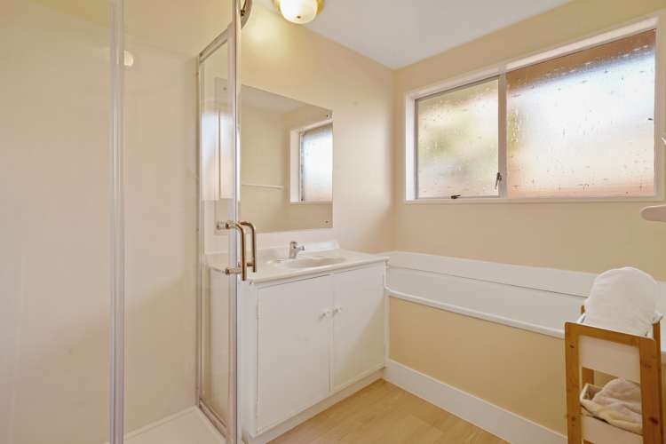 15b Salford Avenue Redwood_13