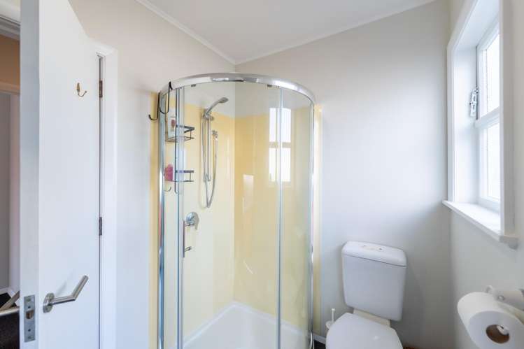 5a Gloucester Street Silverstream_11