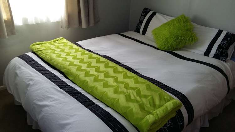 7 Terrance Grove Paparangi_5