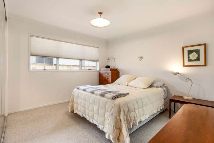 2/33 Akoranga Drive Northcote_6