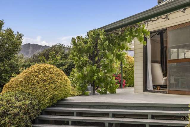 28 Flora Dora Parade Lake Hawea_3