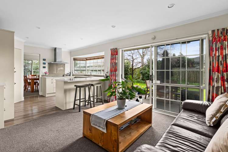 70 Whiting Crescent Greenmeadows_9