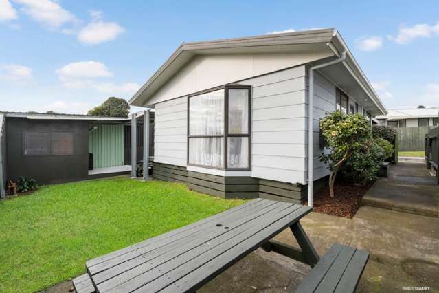 2/51 Redcrest Avenue Red Hill_1