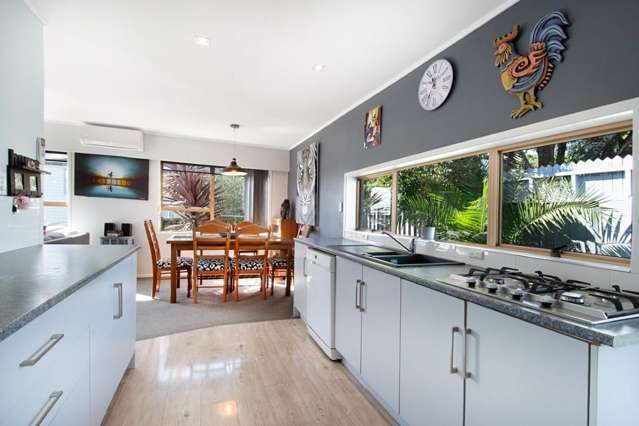 2/3 Cezanne Place New Lynn_3
