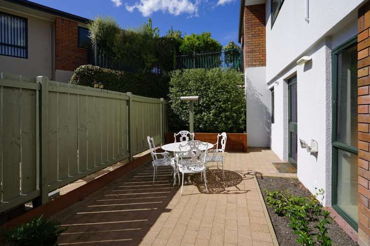 54 Grosvenor Gardens Flagstaff_14