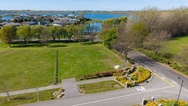 2 Village Green Drive Huntingdon_1