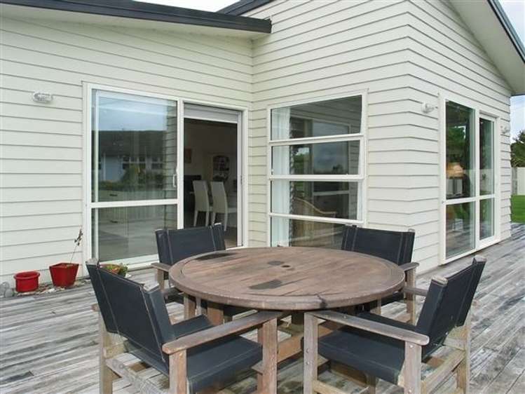 19 Gray Street Pukerua Bay_20