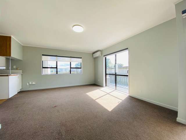 1/11 Kennington Drive Clendon Park_3