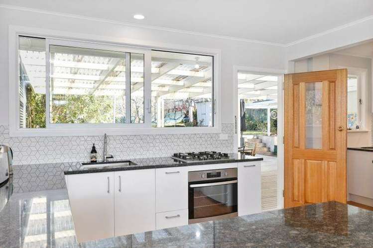 39 Tahi Terrace Glen Eden_11