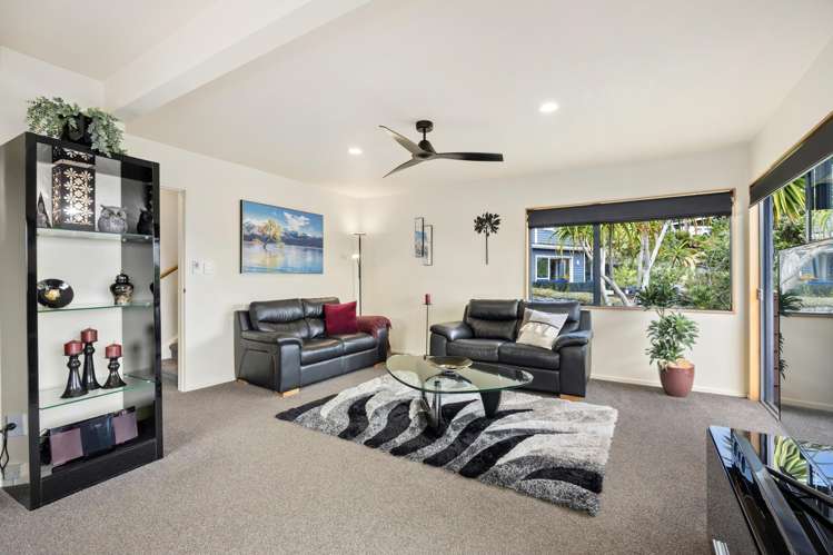 1/96 William Bayes Place Red Beach_13