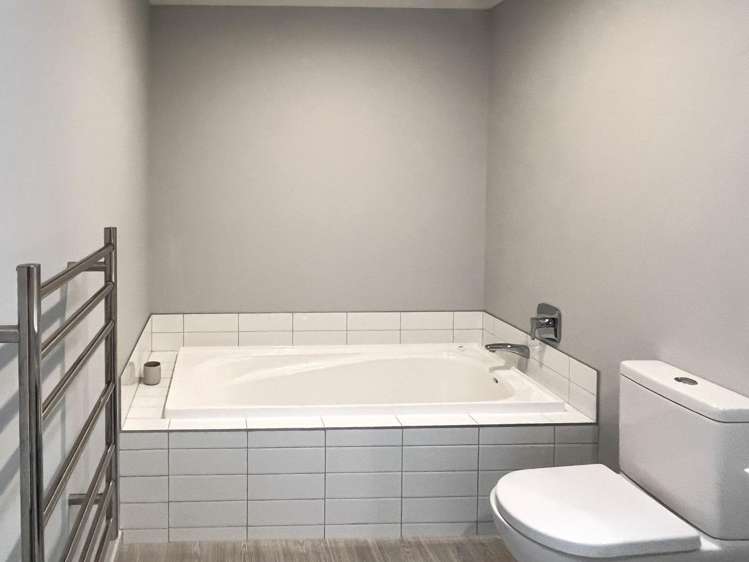 42 Tippet Crescent Wigram_14