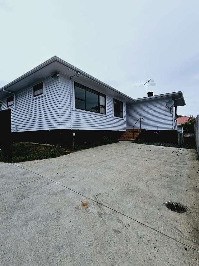 Spacious 3-Bedroom Home in Manurewa