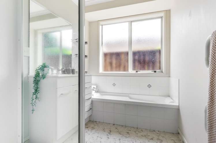 15 Salisbury Place Hamilton East_15