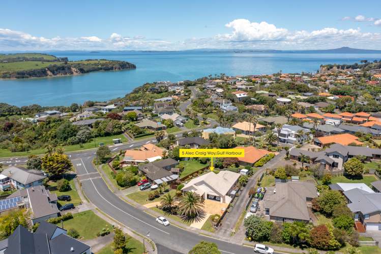 5 Alec Craig Way Gulf Harbour_37