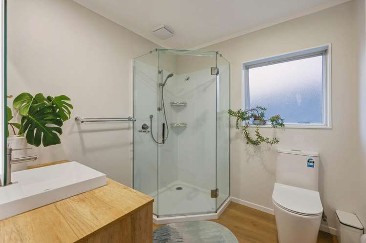 22 Windfall Grove Greenhithe_26