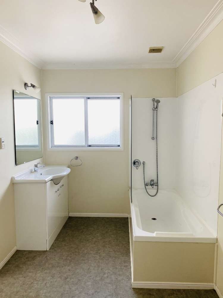 2/75 Beach Road 10937_11
