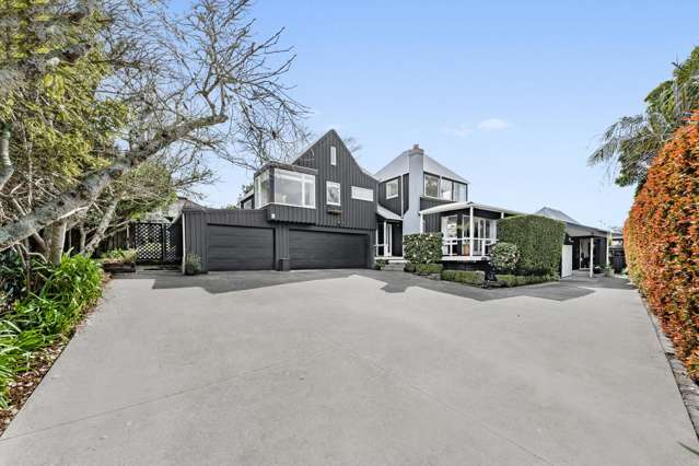 Meadowbank lifestyle with space, pool and cottage