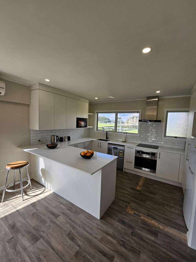 4 Berkers Rd Ngahinapouri_4