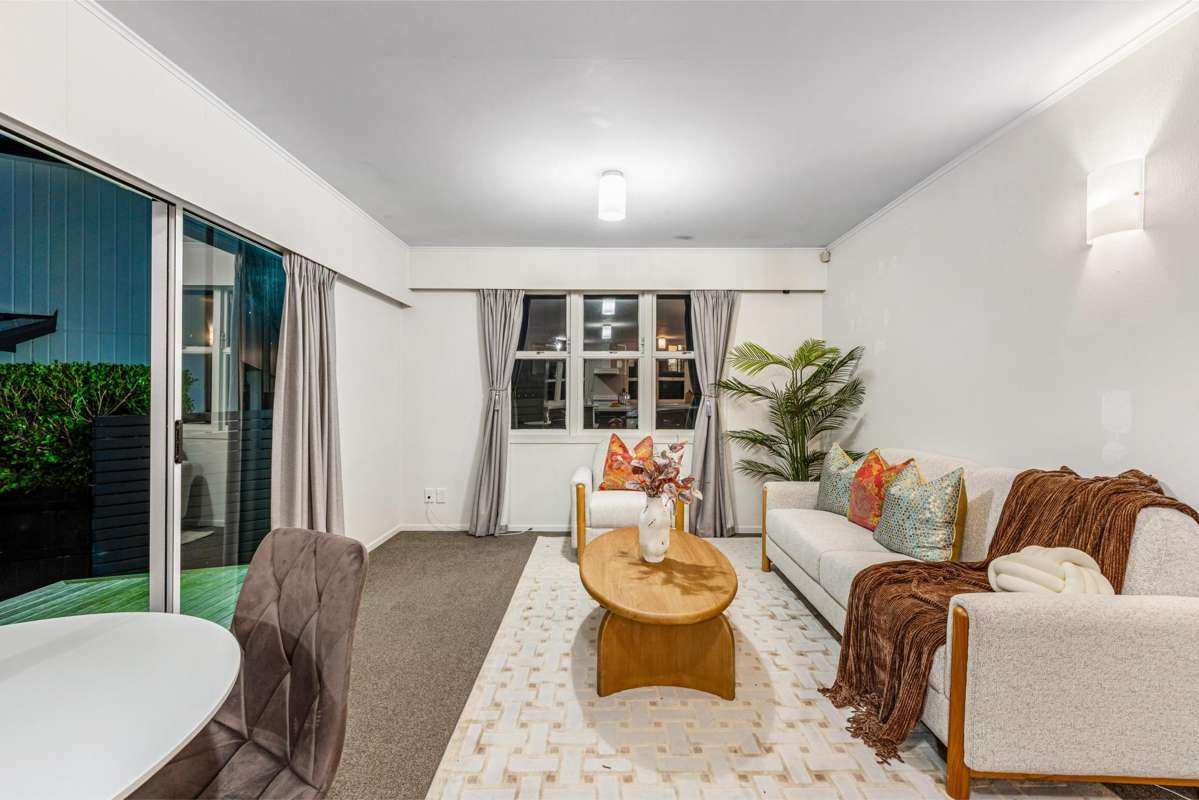 2/111 Hobsonville Road_5