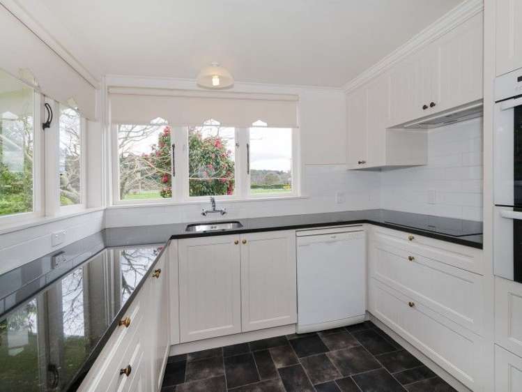 8 Whitemans Valley Road Whitemans Valley_2