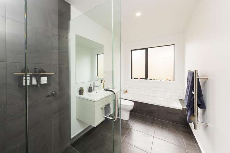 3 Sardinia Grove Fitzherbert_12