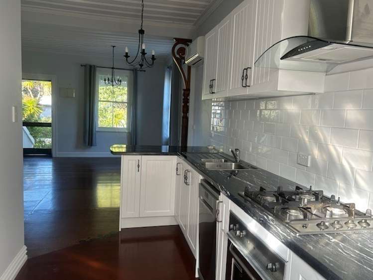 15 Pomare Road 1999_3