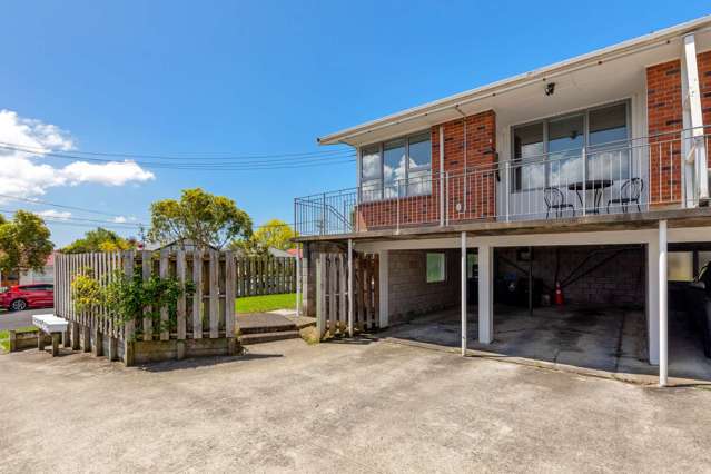 1/1 Fifth Avenue Mount Albert_2