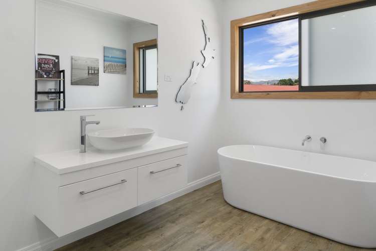 678 New Renwick Road Fairhall_10