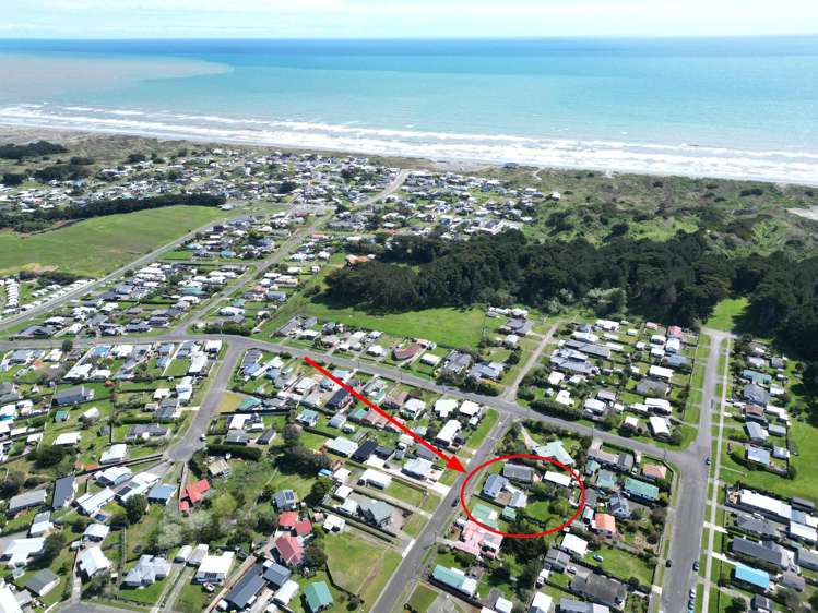 7 Hennessy Street East Foxton Beach_27