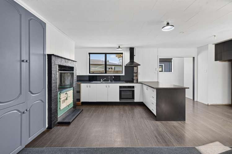 5658 West Coast Road Springfield_3