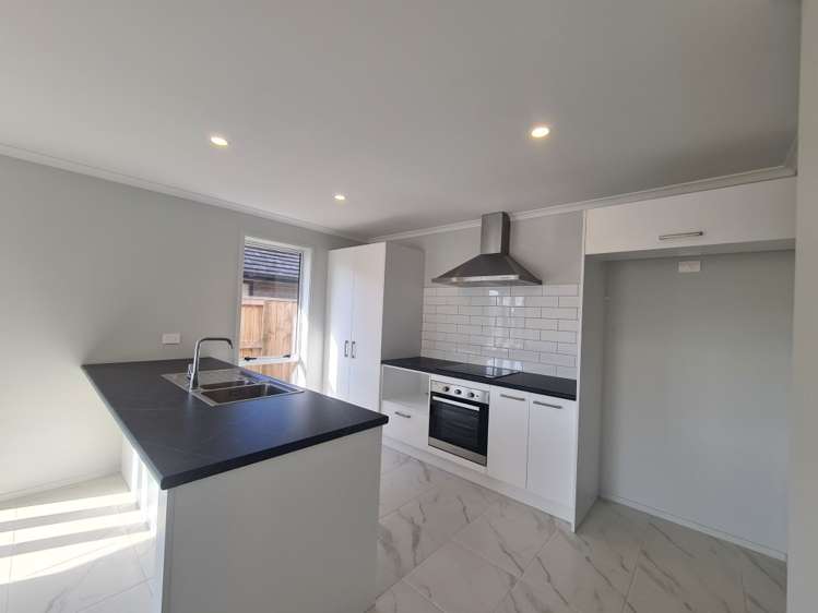 11 Lion Place 1131_1