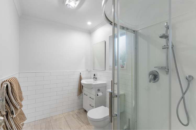 19a Viridian Lane Greenhithe_16