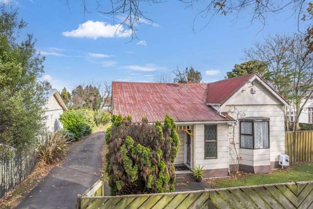 Restoration project near amenities & leisure!