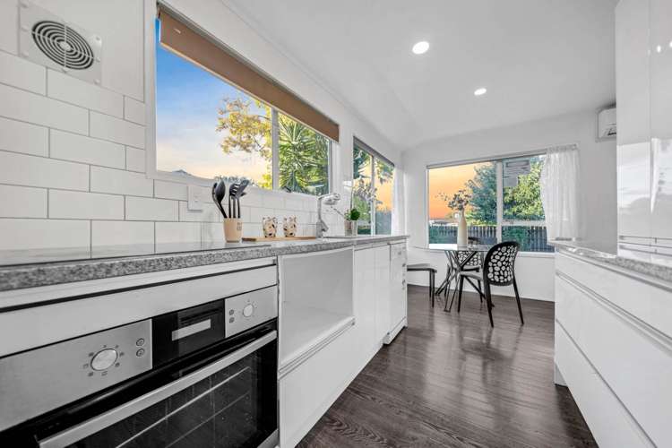 2/27 Waimana Road Conifer Grove_1