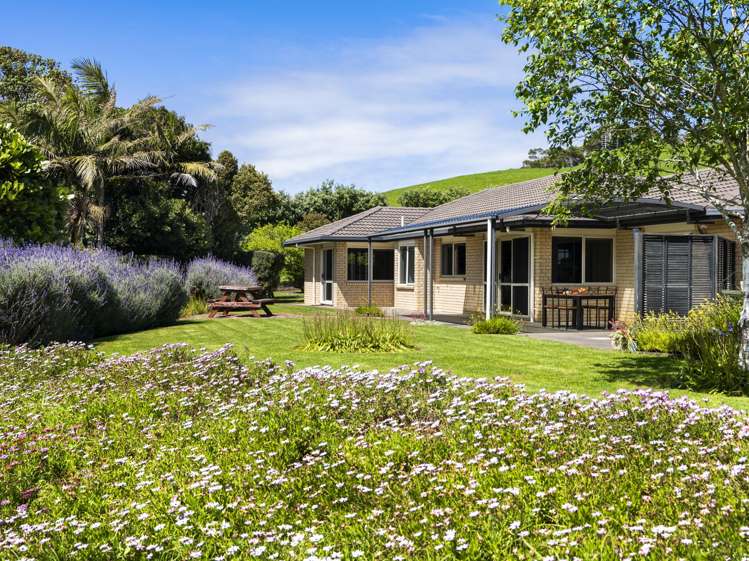 443 Lees Gully Road Pollok_23