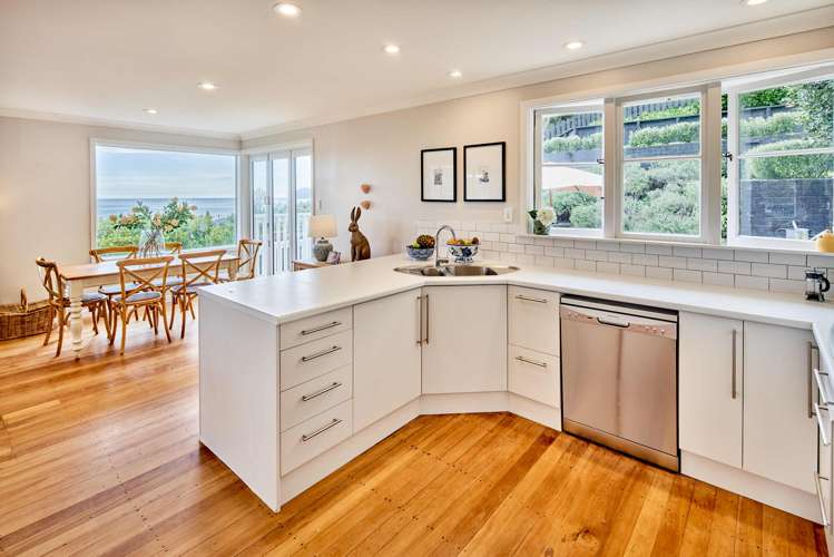 9 Mana View Road Paremata_18