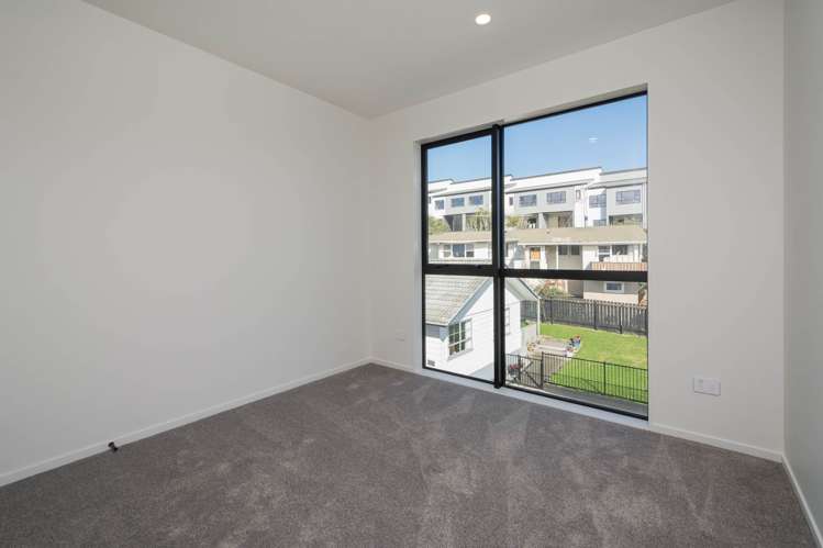A/79 Archers Road Hillcrest_13