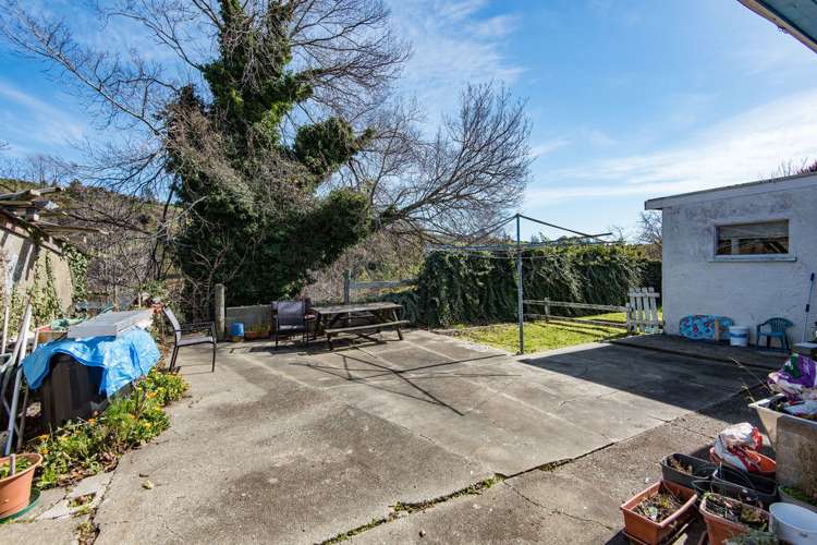 30 Jenner Road Toi Toi_17