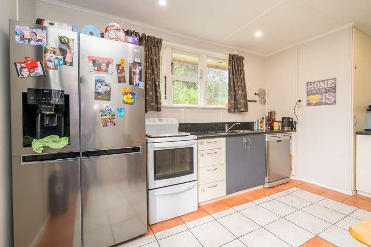 42 Columba Avenue Calton Hill_24