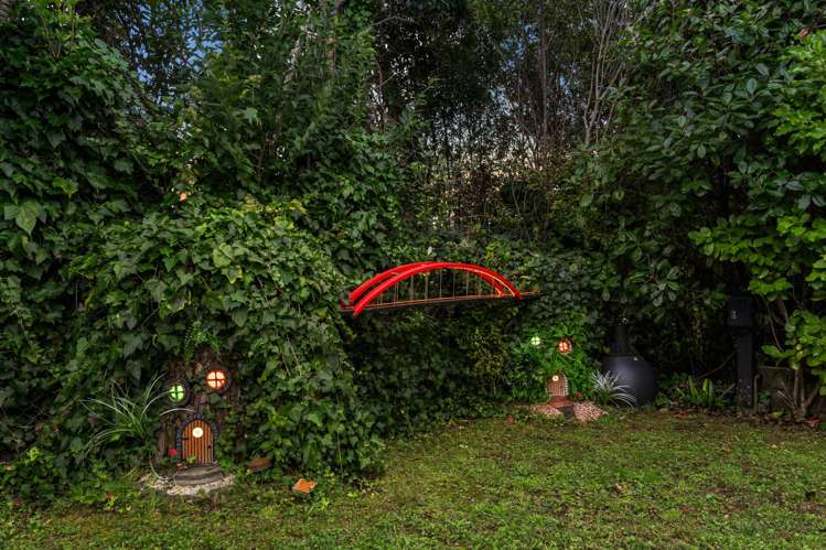 10 Thomas Hunter Lane Greenhithe_22