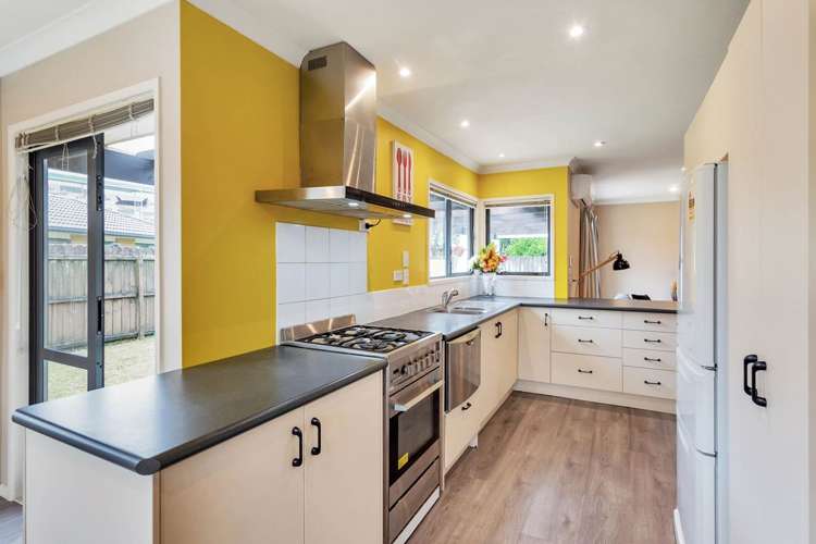 2/72 Swanson Road Henderson_5