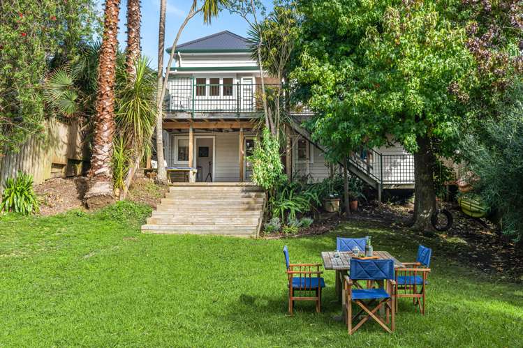 32 Hastings Parade Devonport_17