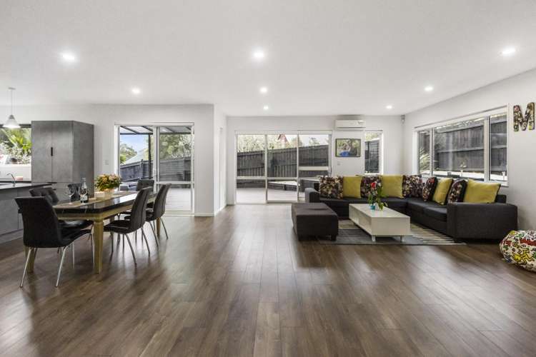 11 Sunshine Boulevard_4