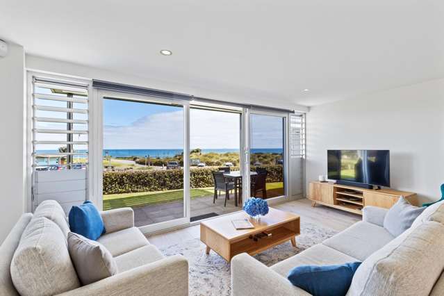 STRANDON EXECUTIVE BEACHSIDE LIVING