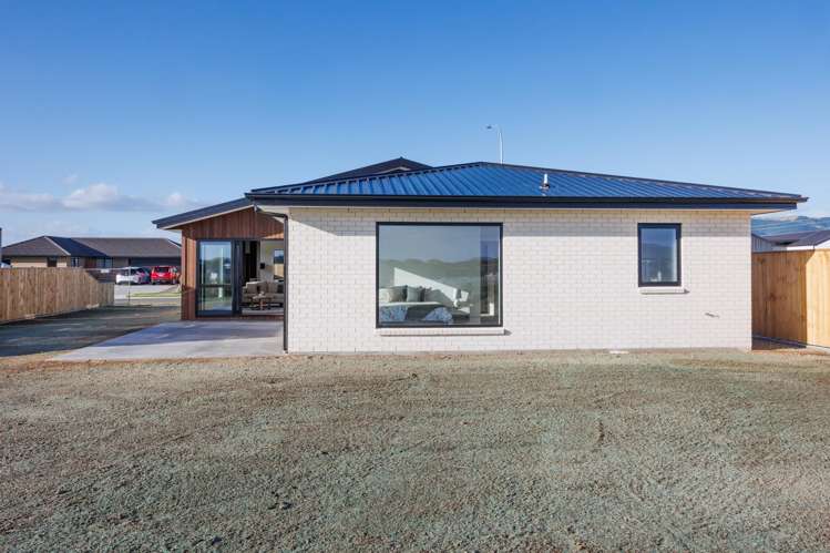 75 Atlantic Drive Fitzherbert_25
