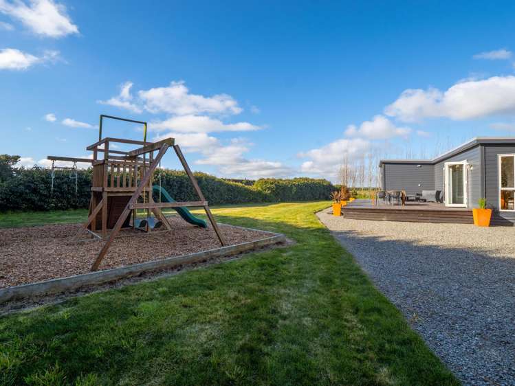 672 Highfield Road Burnham_19