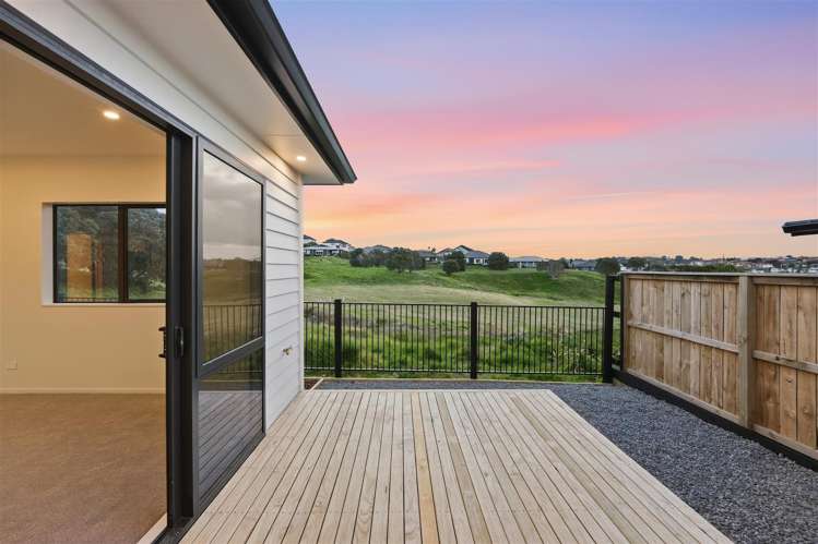 50 Whakairo Crescent Gulf Harbour_11